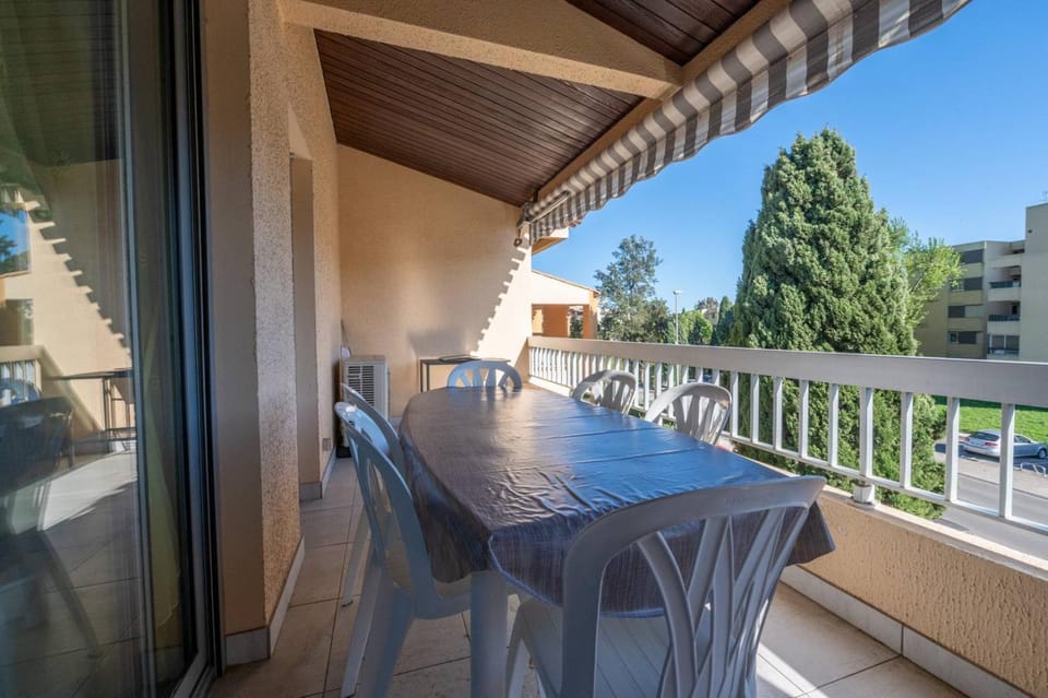 Superbe T3 Clim / Piscine / commerces et plages. Apartment in Le Lavandou