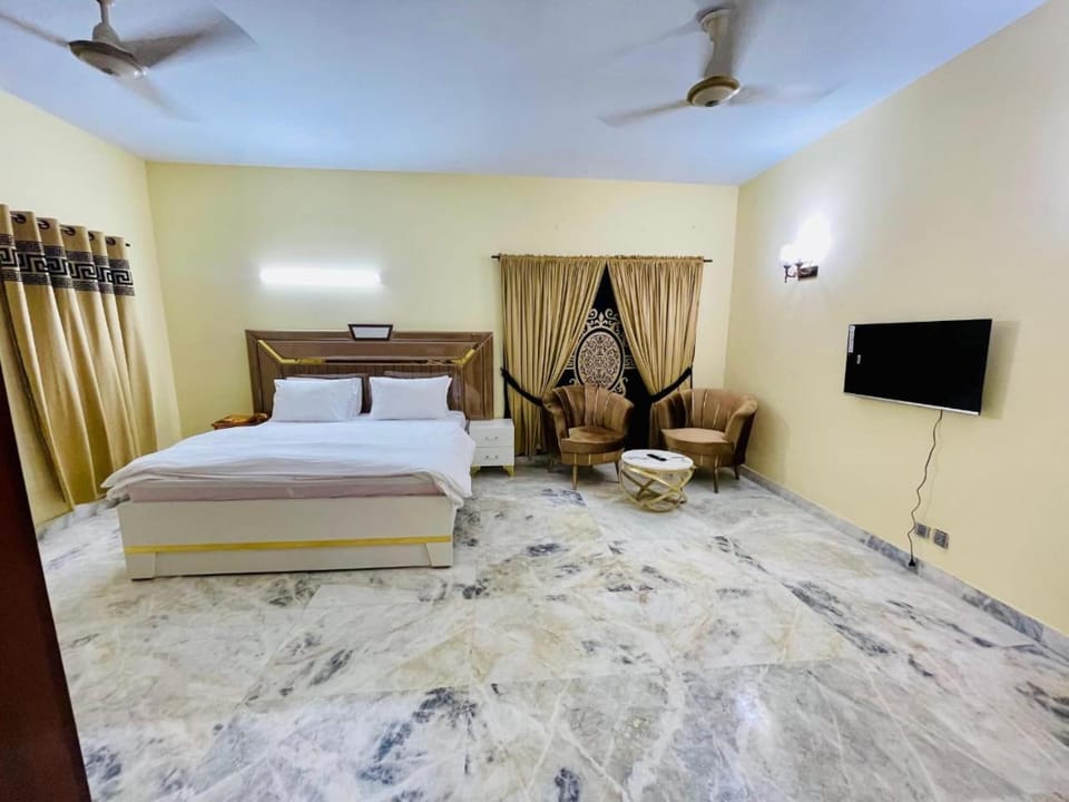 Seaview Guest House Bed and Breakfast in Karachi