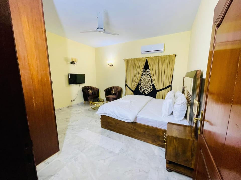 Photo of the whole room