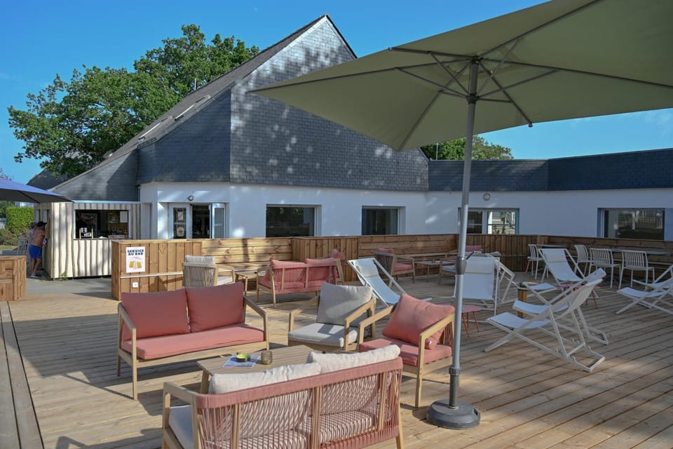 Patio, Lounge or bar
