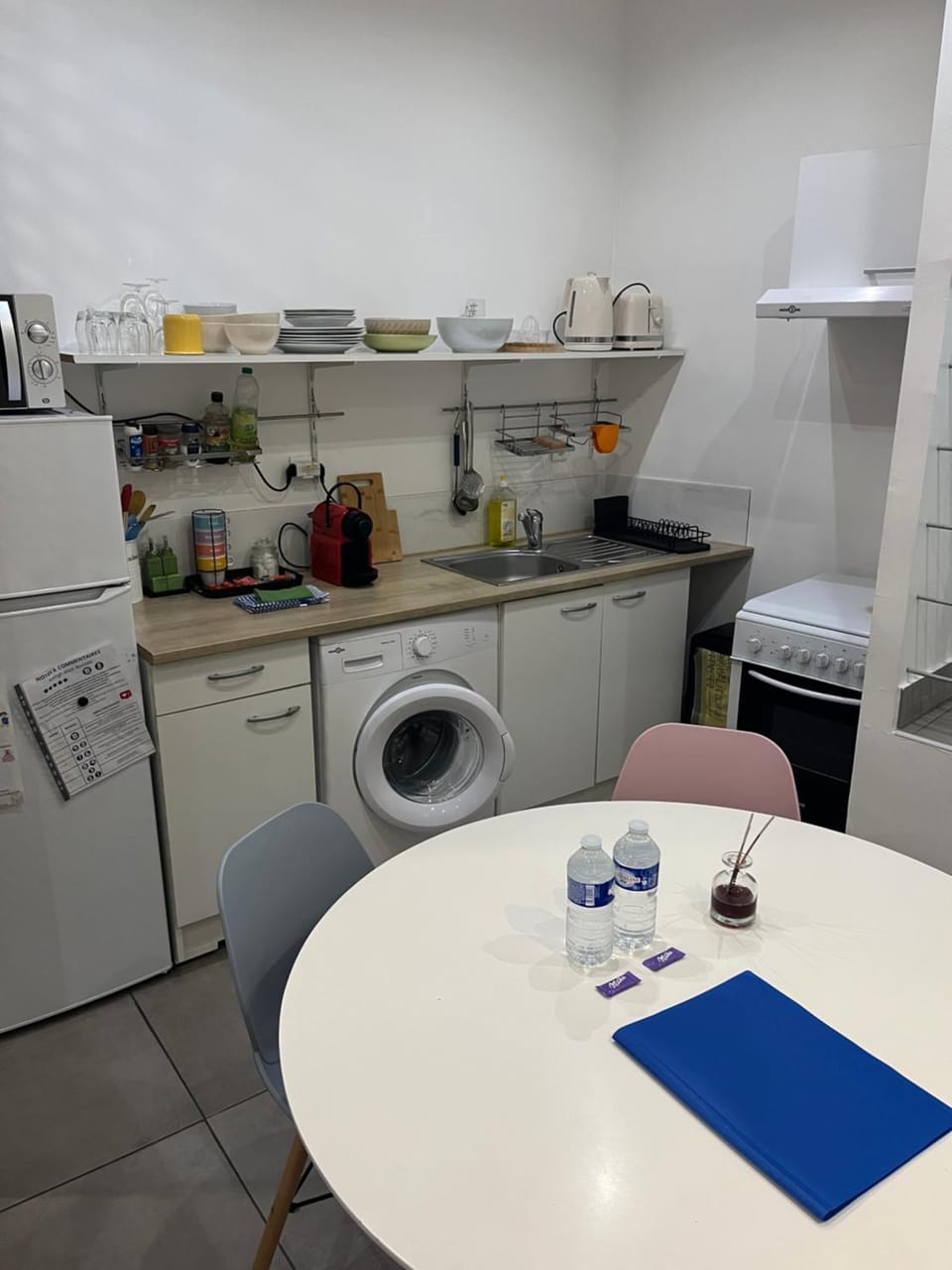 Kitchen or kitchenette, oven, pet friendly, stove, washing machine