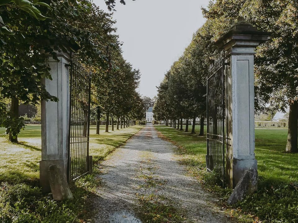 Facade/entrance, Natural landscape, Garden