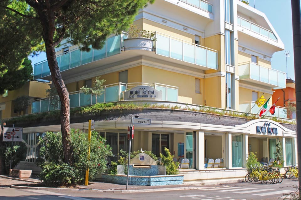 Property building, Facade/entrance