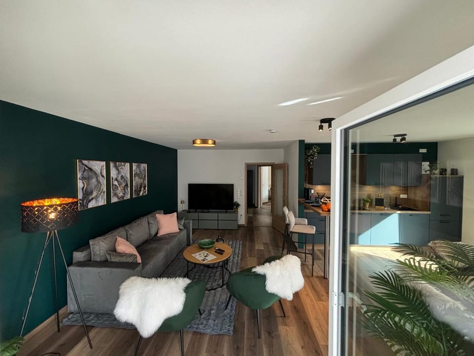 TV and multimedia, Living room, Seating area