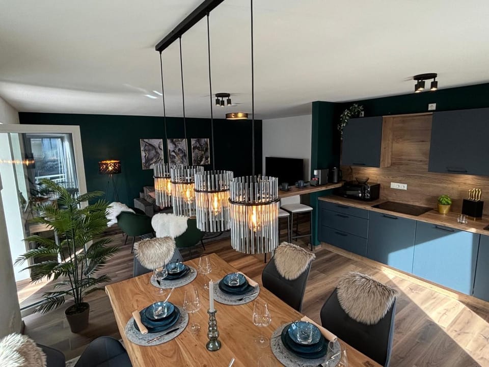 Living room, Seating area, Dining area