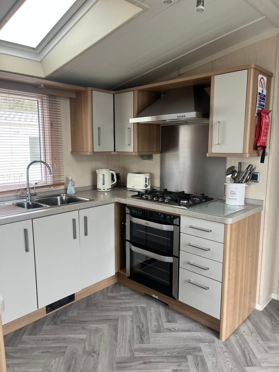 Kitchen or kitchenette, oven, stove