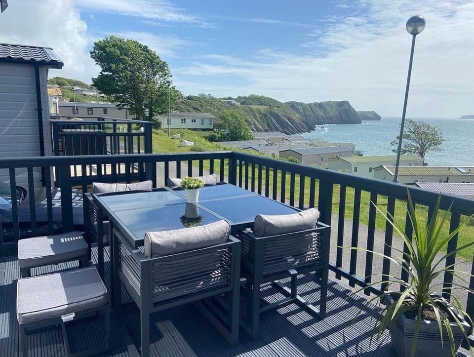 Natural landscape, Seating area, Dining area, Sea view