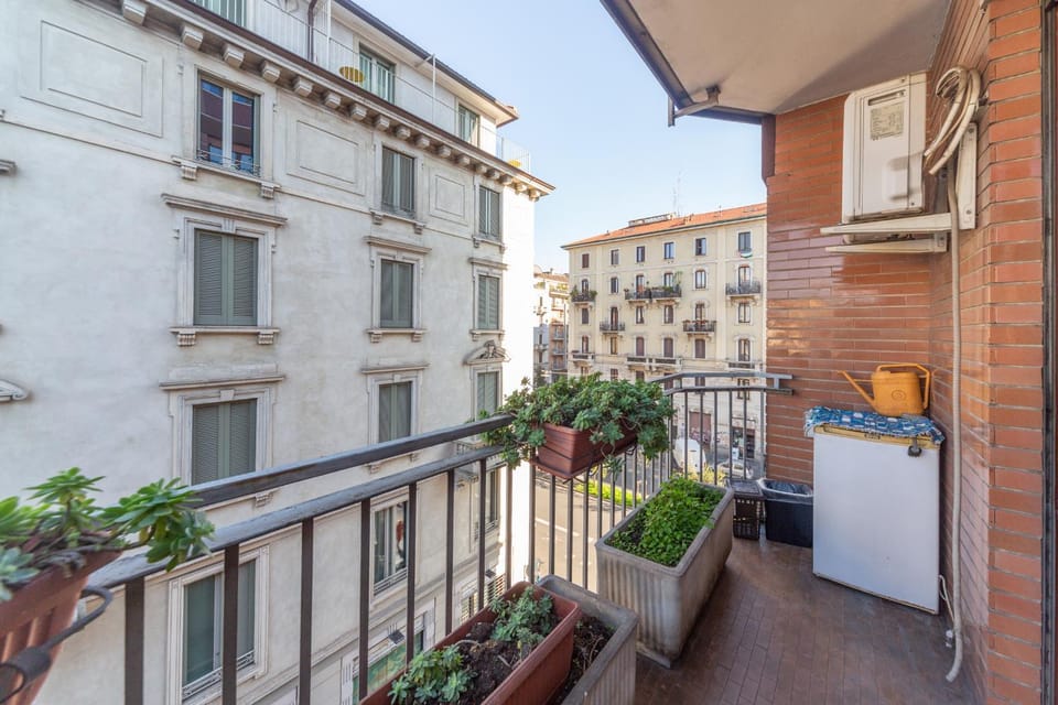 Property building, Day, View (from property/room), Balcony/Terrace, City view