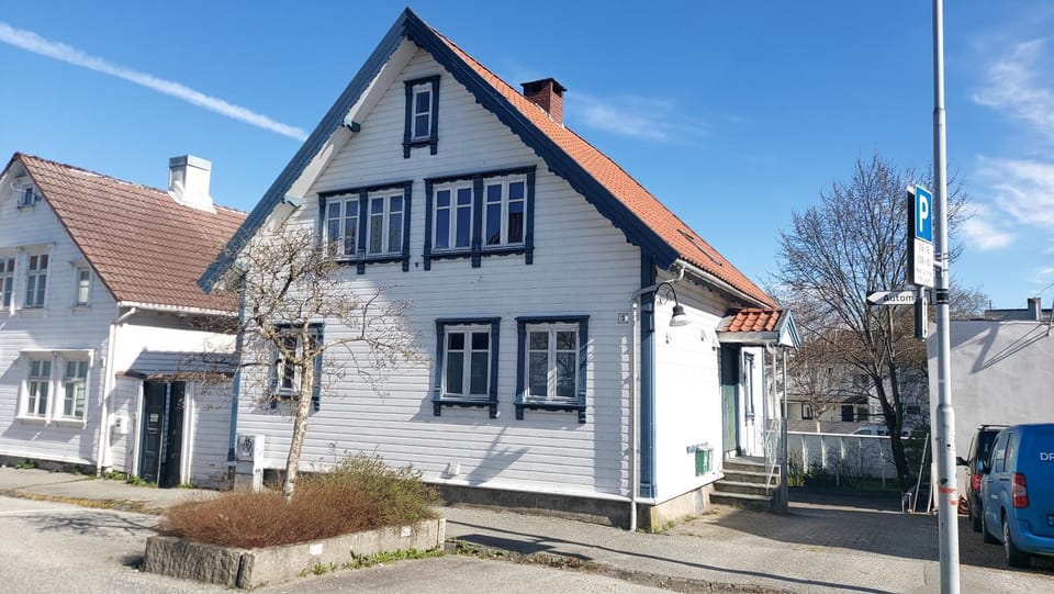 Property building, Neighbourhood, Street view
