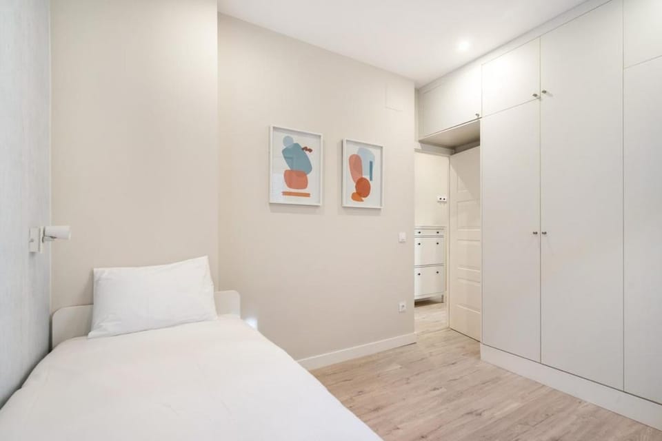 Modern, brand-new apartment for 4 in Las Letras - Huertas Apartment in Centro