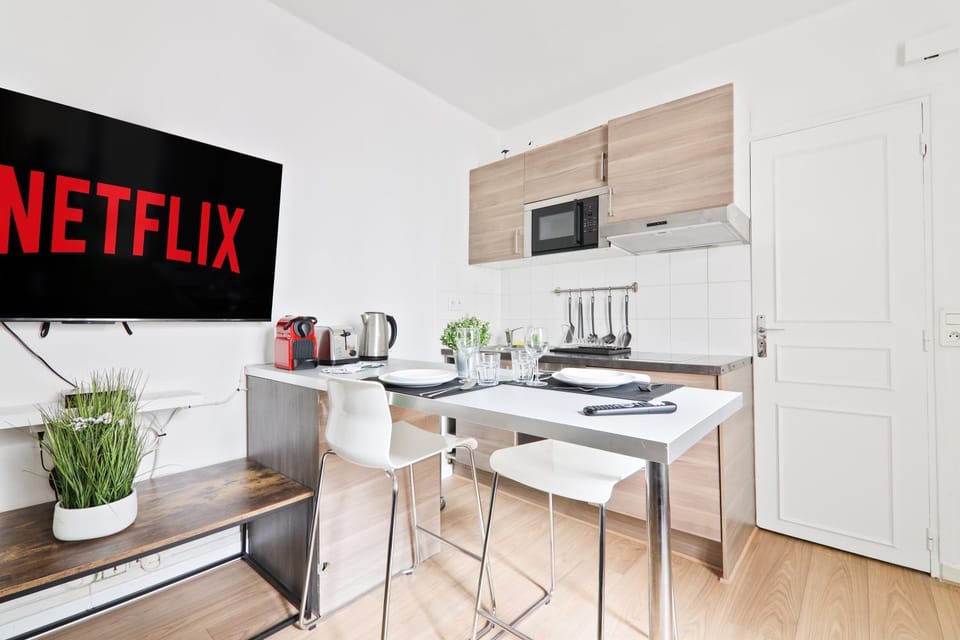 Studio Appartement Quartier Tour Eiffel 10 Free Netflix Apartment in Paris