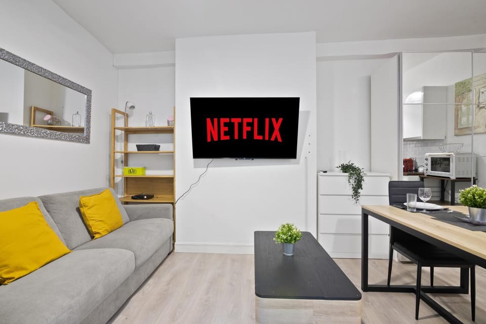Studio Appartement Quartier Notre-Dame Free Netflix Apartment in Paris