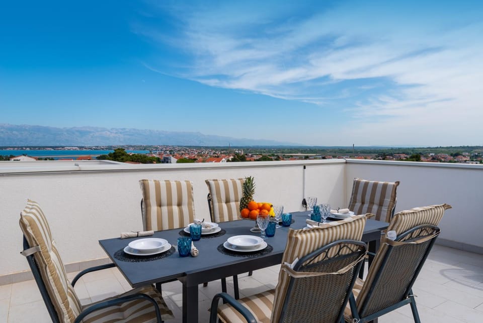 Natural landscape, View (from property/room), Balcony/Terrace, Mountain view, Sea view