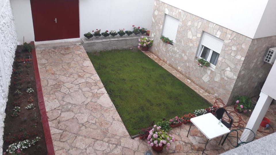 Patio, Garden view