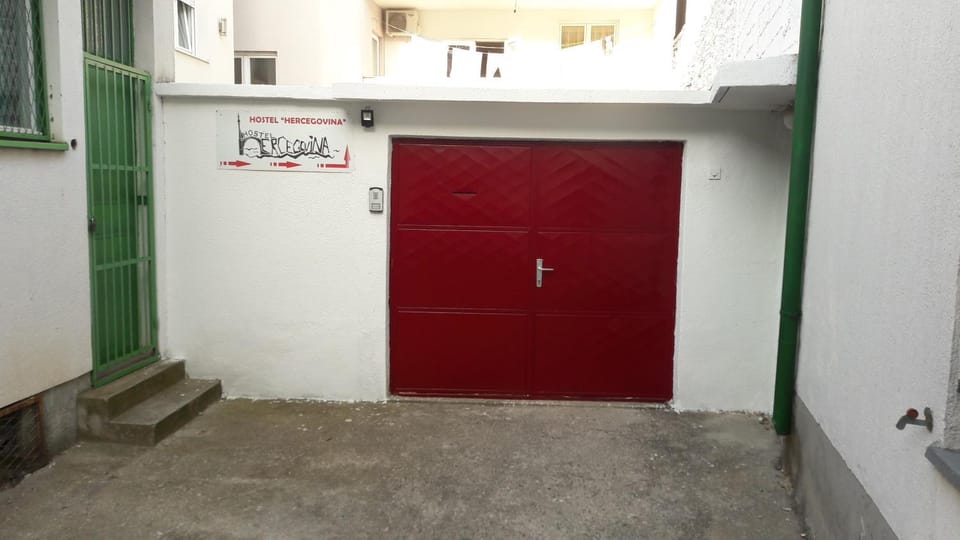 Facade/entrance, View (from property/room)