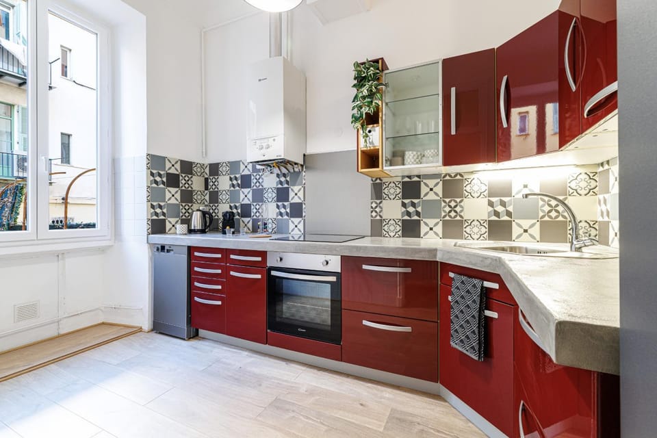 Kitchen or kitchenette