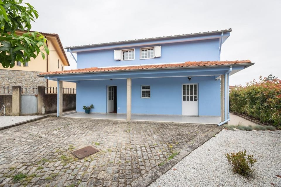 Casa Azul Belgica, Fiscal Bed and Breakfast in Viana do Castelo District, Portugal