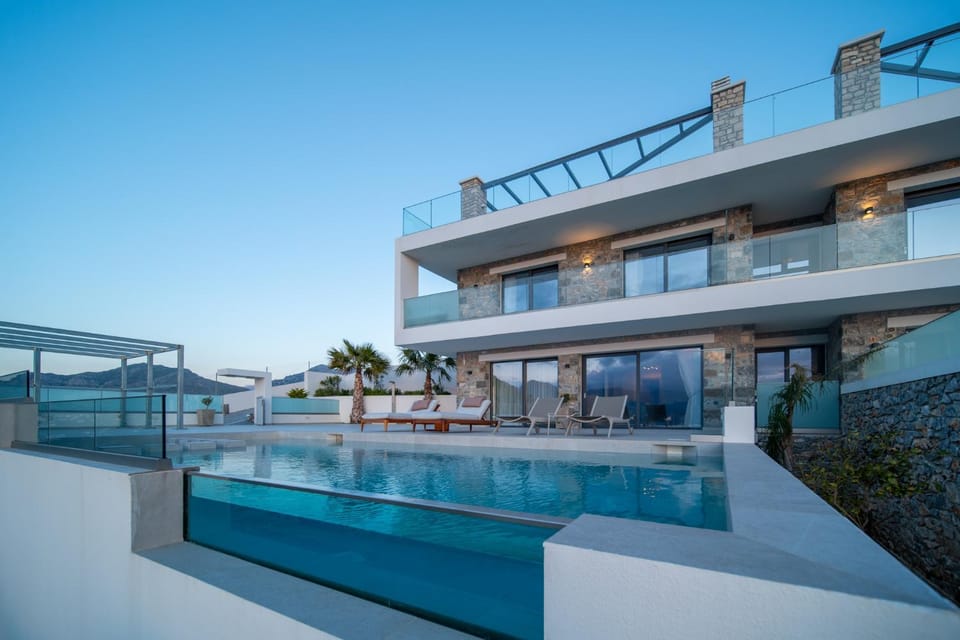 Property building, Pool view, Swimming pool, sunbed