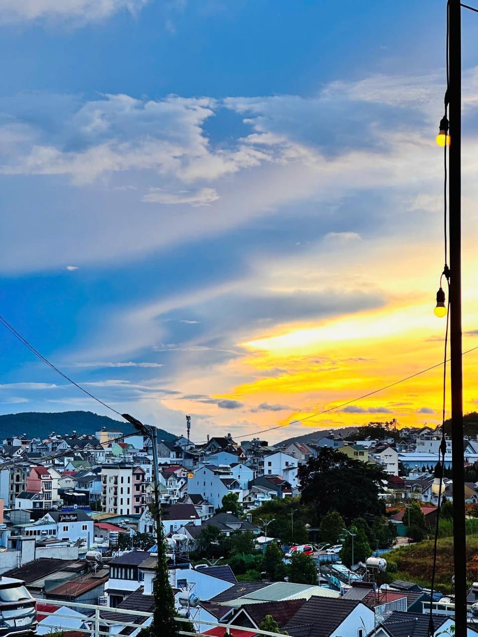 View (from property/room), City view, Landmark view, Mountain view, Quiet street view