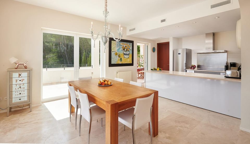 Property building, Kitchen or kitchenette, Living room