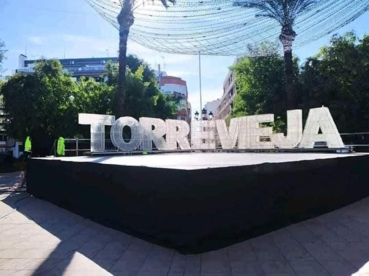 Family-friendly apartment with pool in the heart of Torrevieja Apartment in Torrevieja