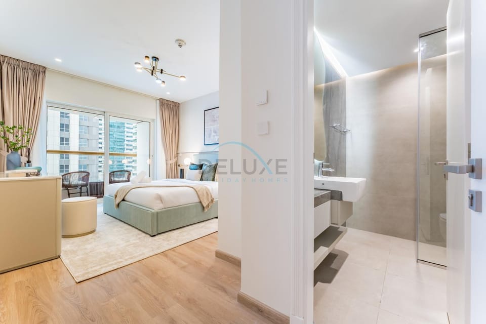 Bed, Bathroom, Photo of the whole room, Bedroom