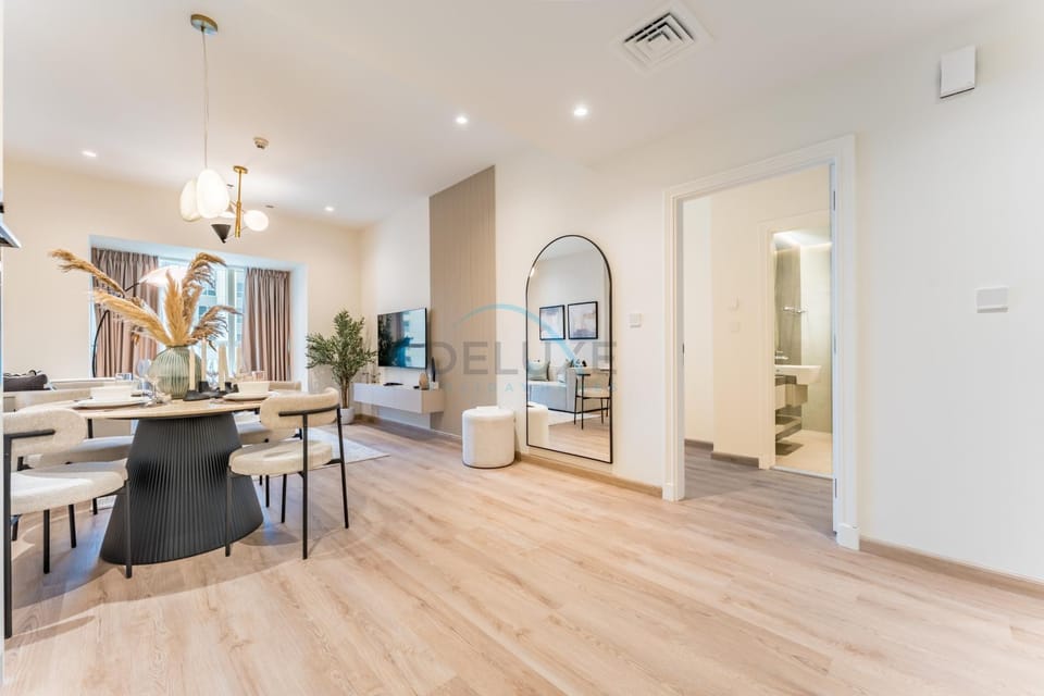 Bathroom, Living room, Seating area, Dining area