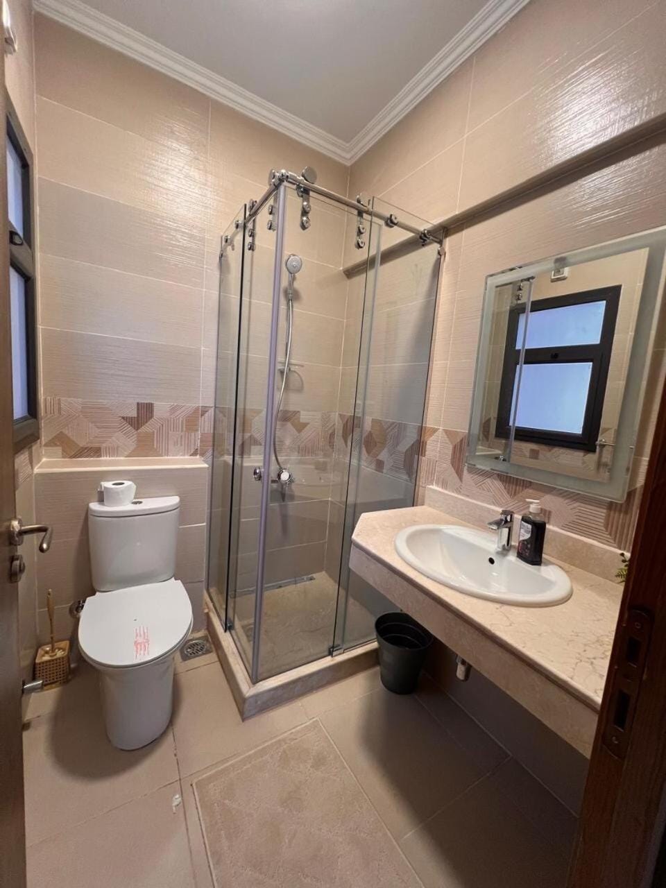 Privado by Manazil, 11A, Luxury Lakeview Stay in Privado Apartment in Cairo Governorate
