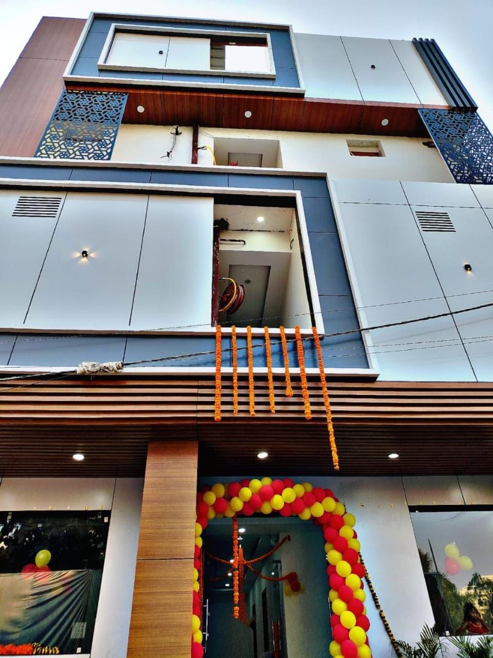 Facade/entrance
