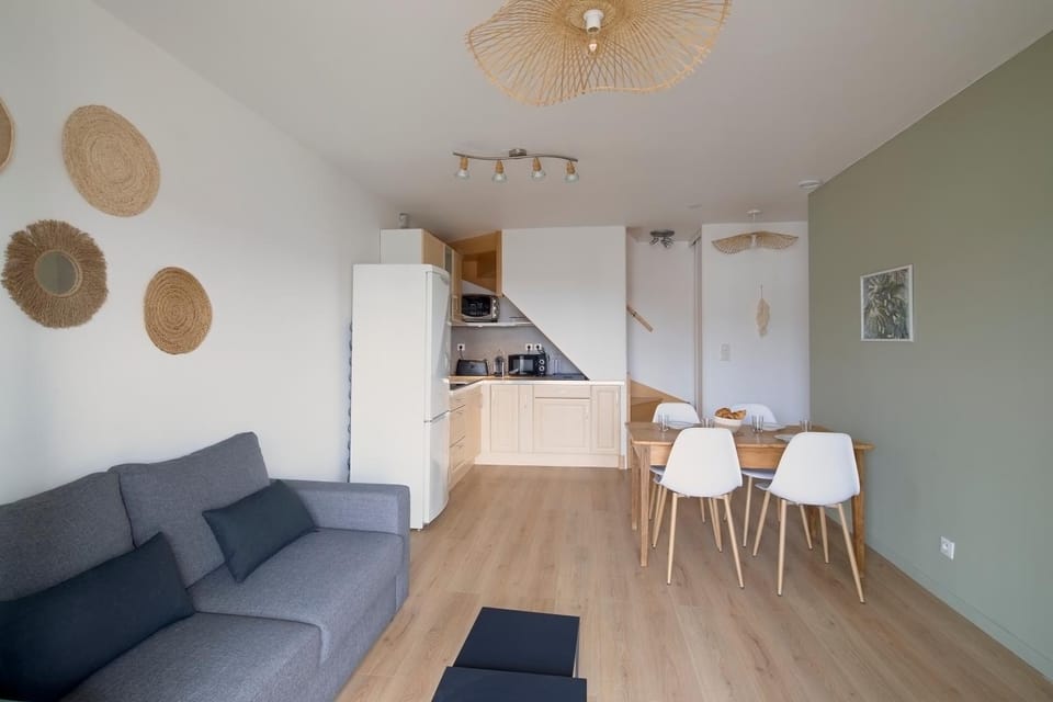 Kitchen or kitchenette, Living room