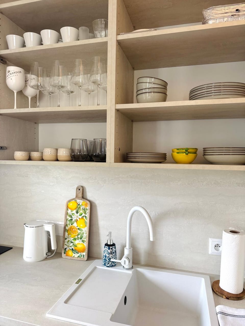 Coffee/tea facilities, Kitchen or kitchenette