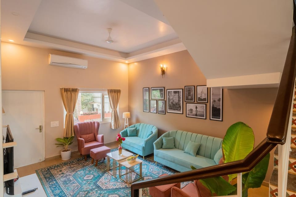 TV and multimedia, Seating area, air conditioner