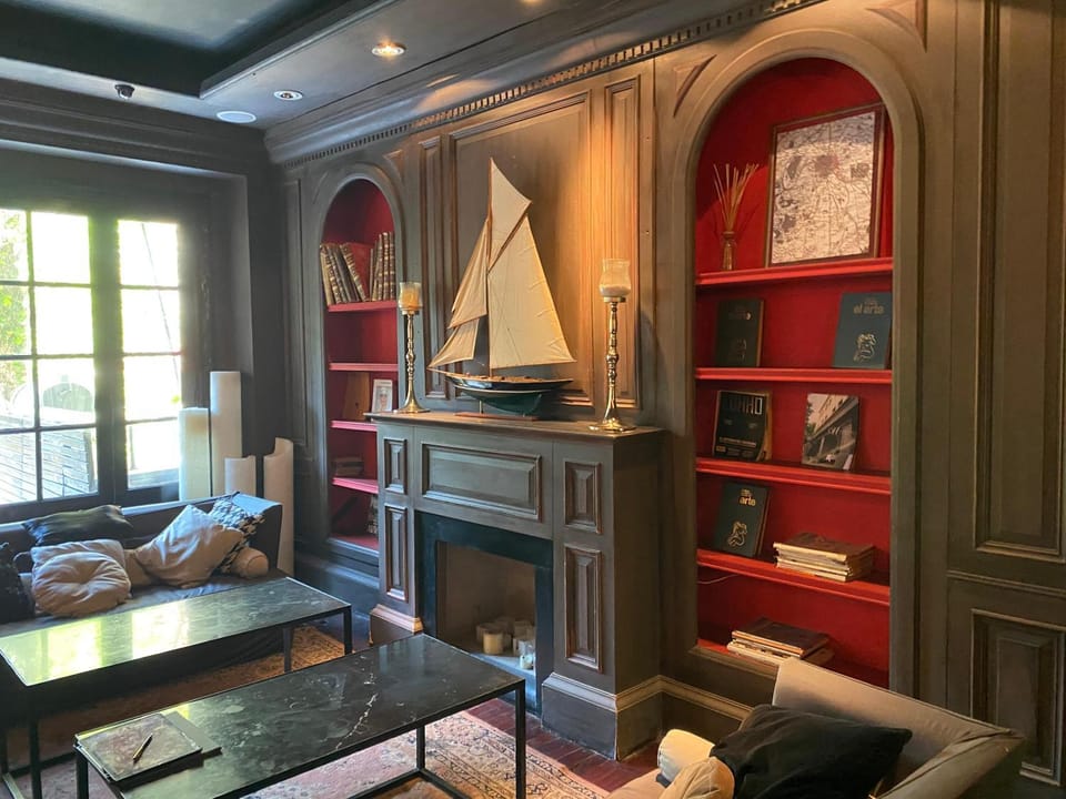 Library, Living room, Seating area