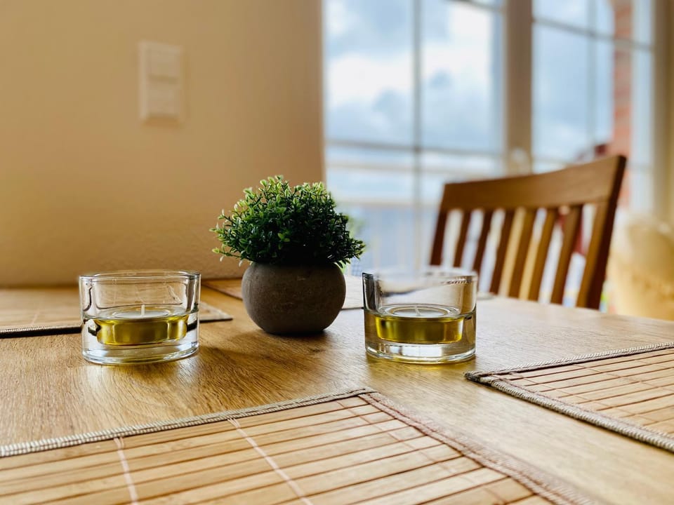 Dining area, Food