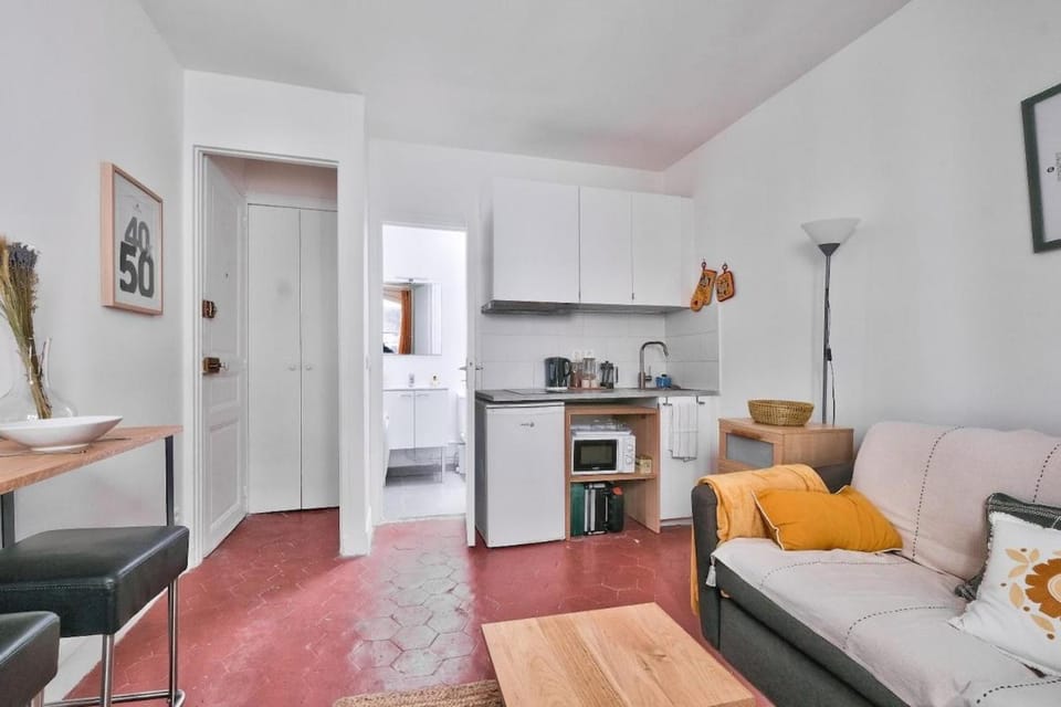Lovely Studio Place de la Bastille Apartment in Paris