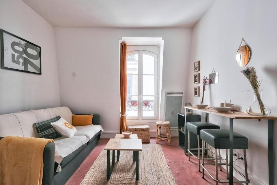 Lovely Studio Place de la Bastille Apartment in Paris