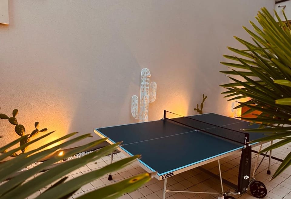Table tennis