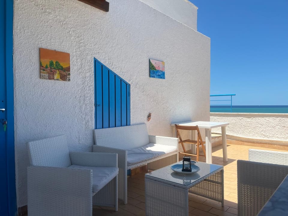 Balcony/Terrace, Photo of the whole room, Dining area, Sea view