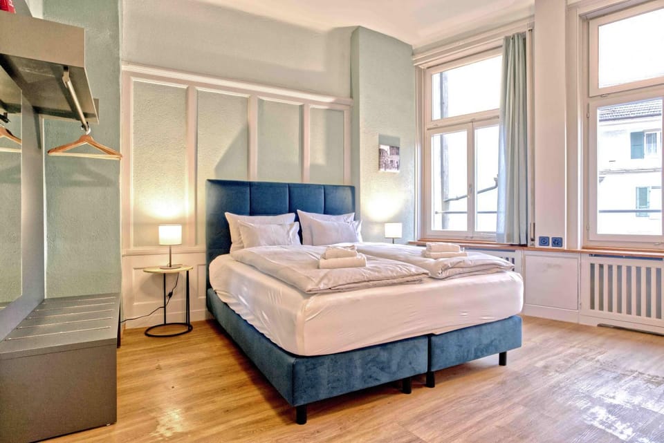 Bed, Photo of the whole room, Bedroom, internet, towels