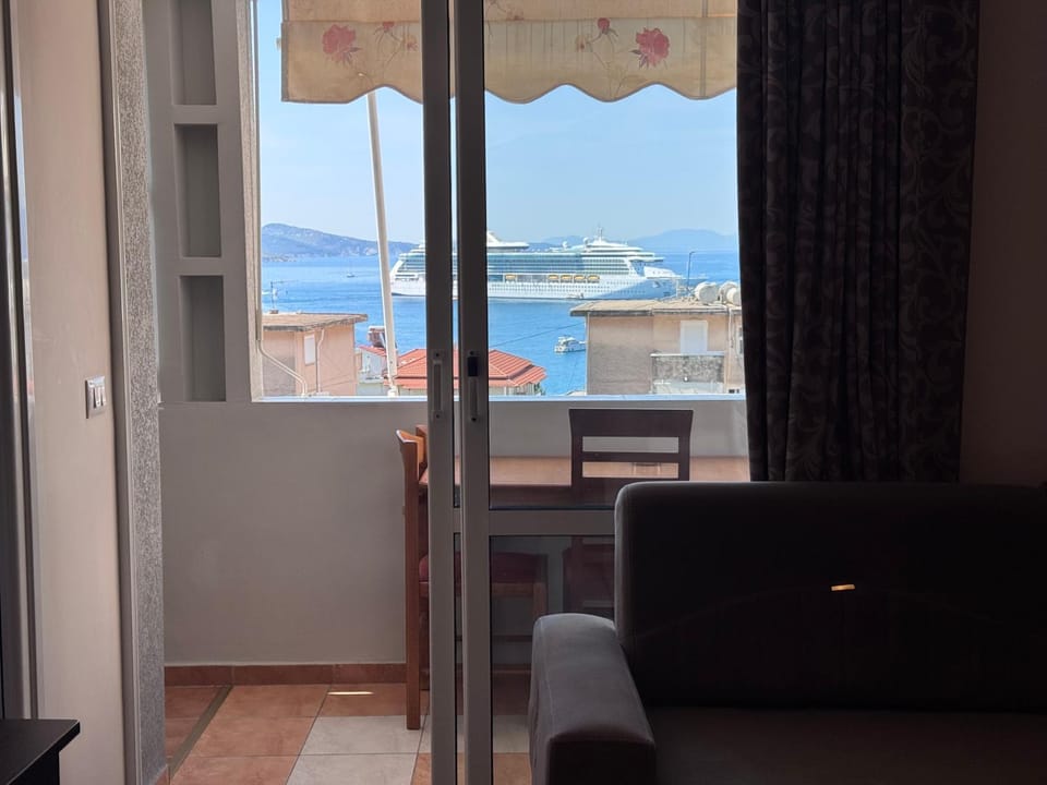 Natural landscape, View (from property/room), Balcony/Terrace, Sea view