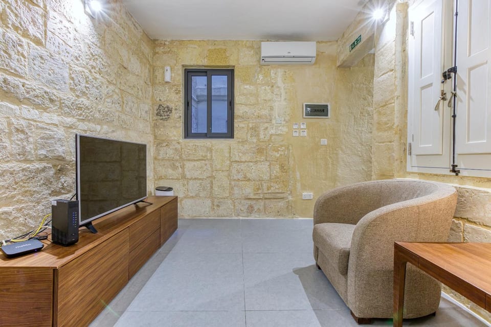 Living room, air conditioner