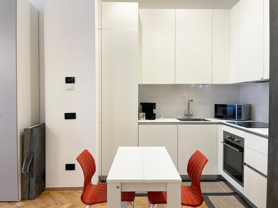 Kitchen or kitchenette, Living room, Dining area, oven