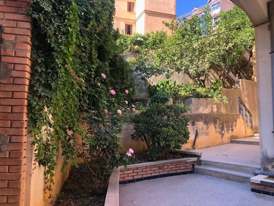 Appartement dans belle maison à Bejaia centre Apartment in Algeria