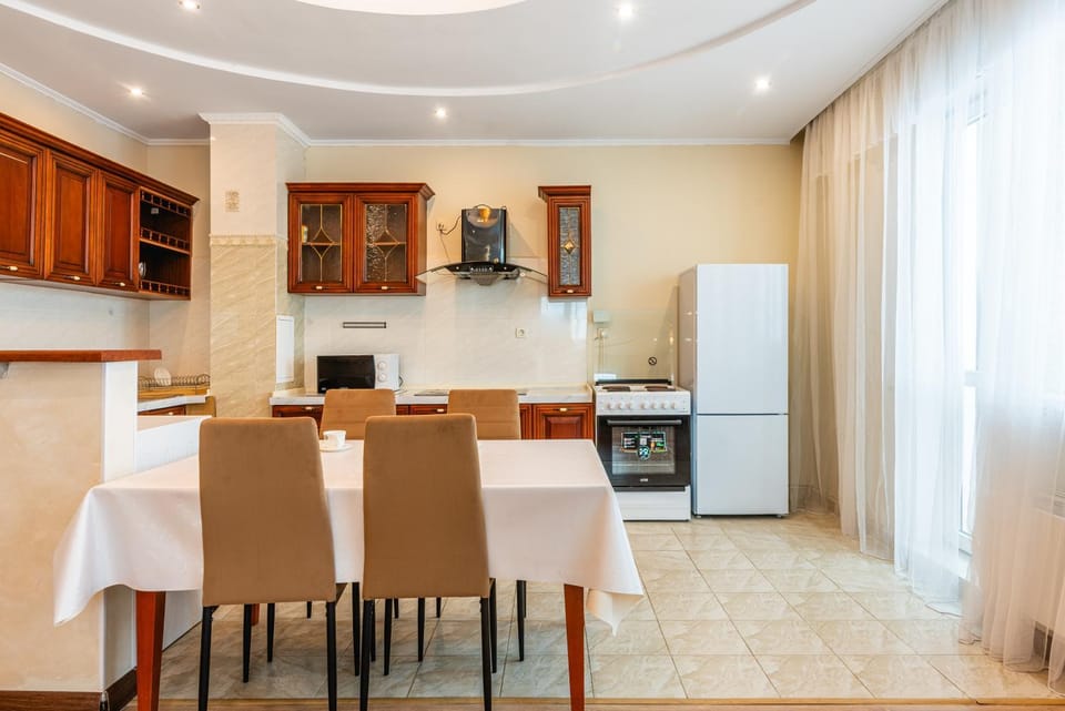 3-комн рядом с MEGA просторный минимализм 6 чел Apartment in Almaty