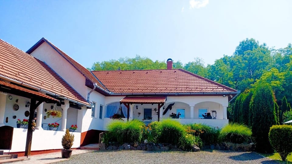 Harmony Vendégház Egerszalók Apartment in Slovakia