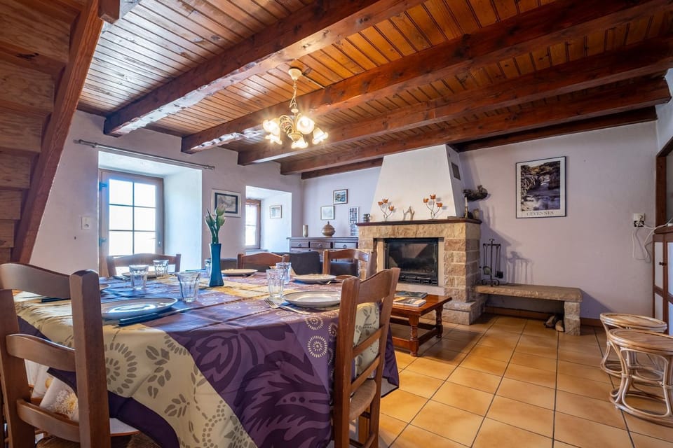 Gîte l'anémone 6/7 personnes House in Auvergne-Rhône-Alpes