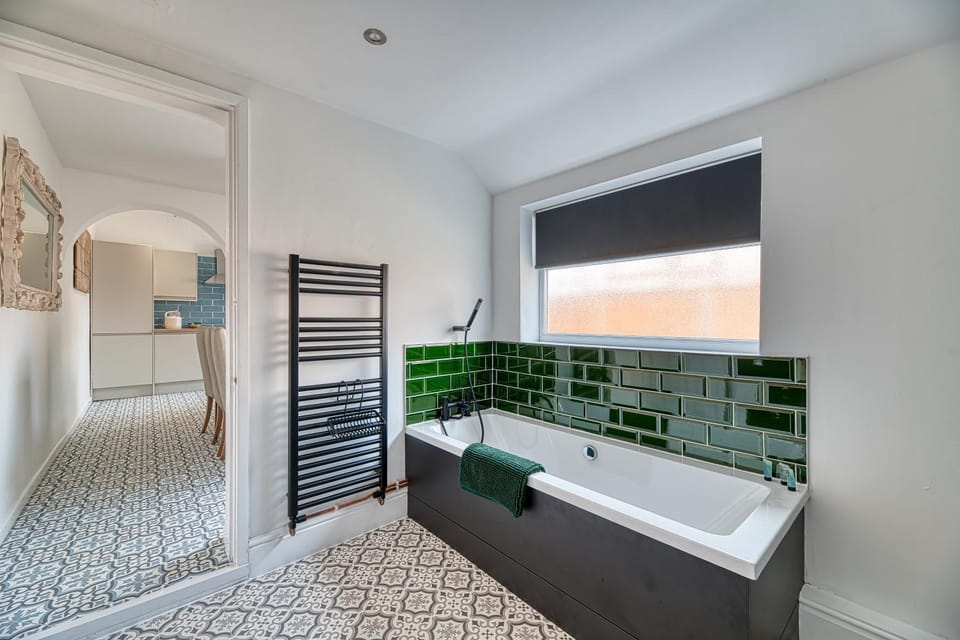 Bathroom, Bath