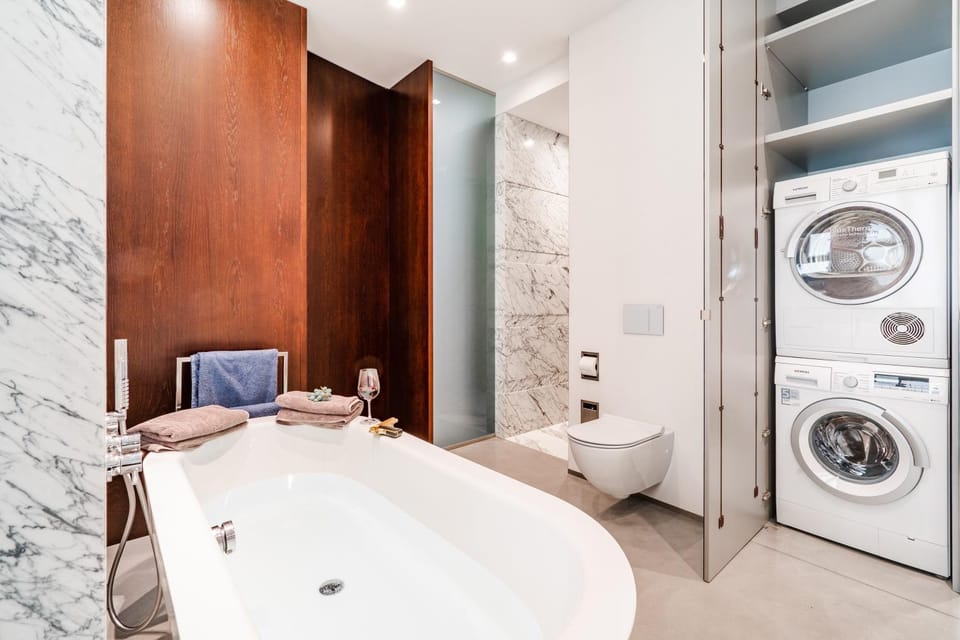 Shower, Bathroom, Bath, towels, washing machine, dryer
