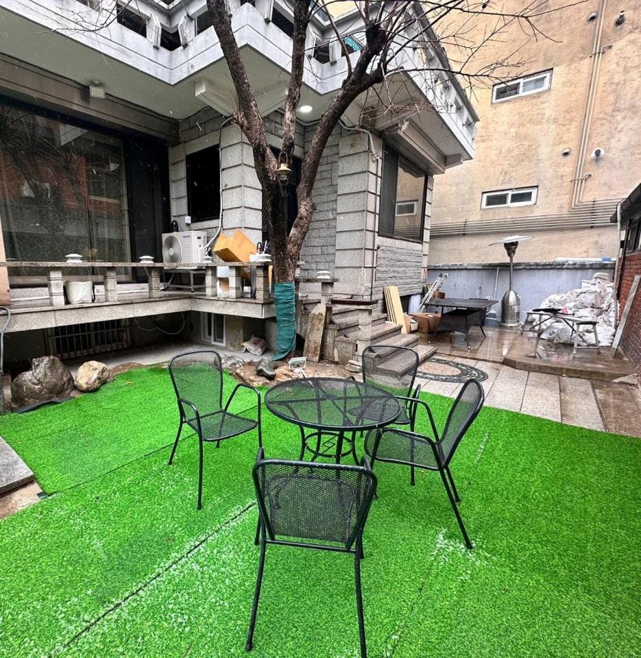 Property building, Patio, Day, Garden, View (from property/room), Balcony/Terrace, Seating area, Garden view