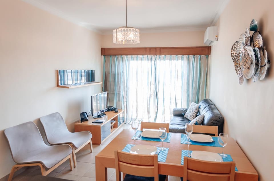 Living room, Dining area, air conditioner